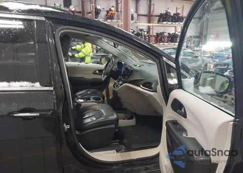 2017 Chrysler Pacifica Touring-L из США, поврежденный, VIN 2C4RC1BGXHR576744